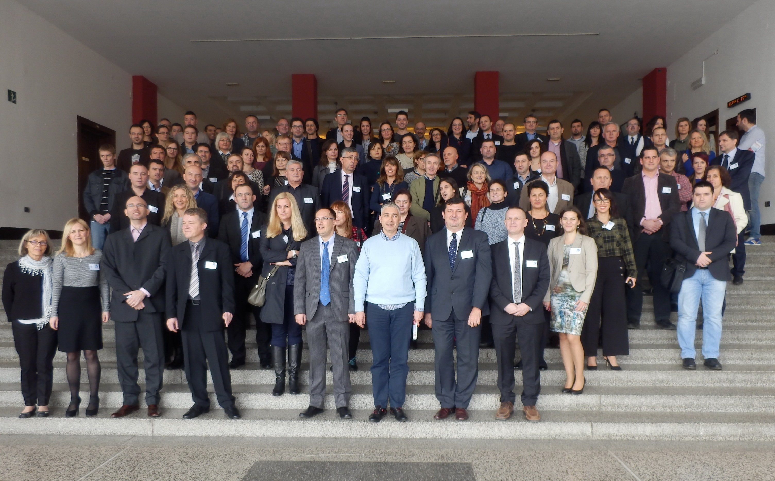 The picture shows a joint photo of the participants of the SDI Days 2016 conference.